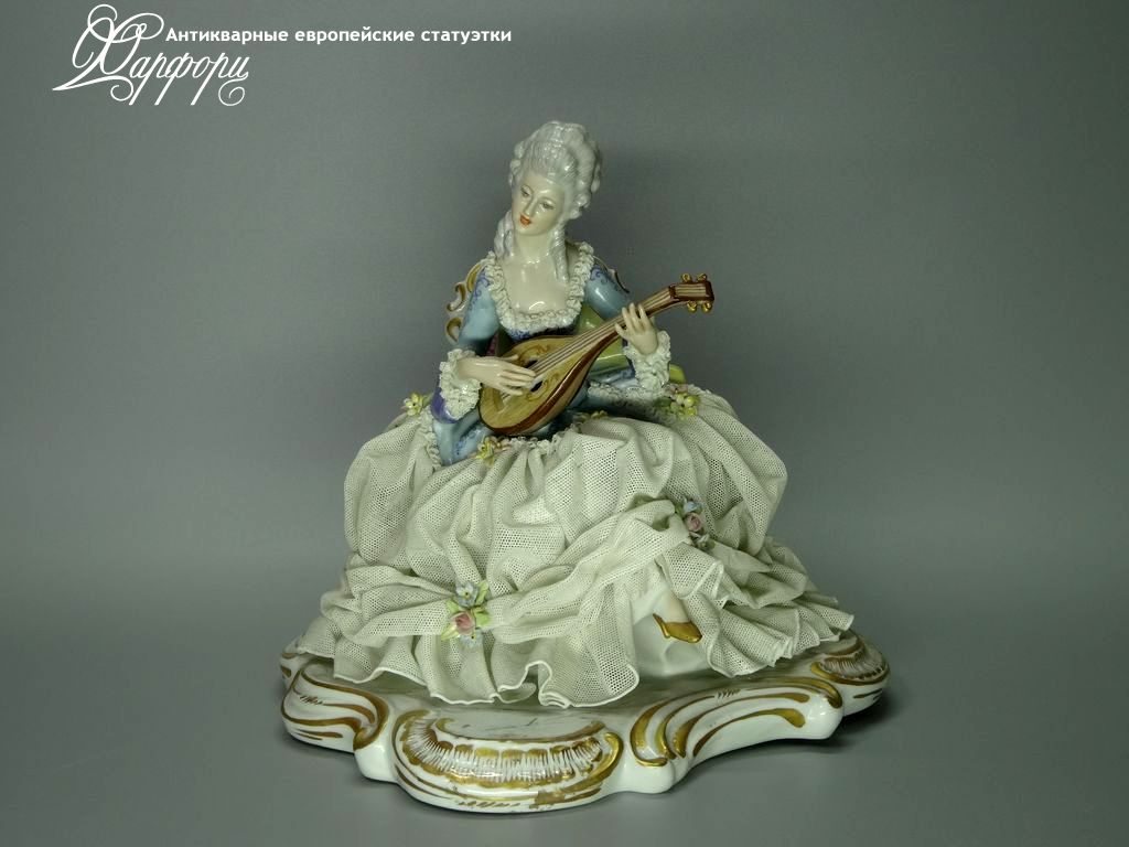 Фарфоровая статуэтка Италия Capodimonte
